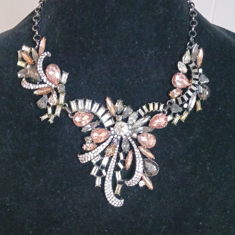 Joan Rivers Big Crystal Statement Necklace.